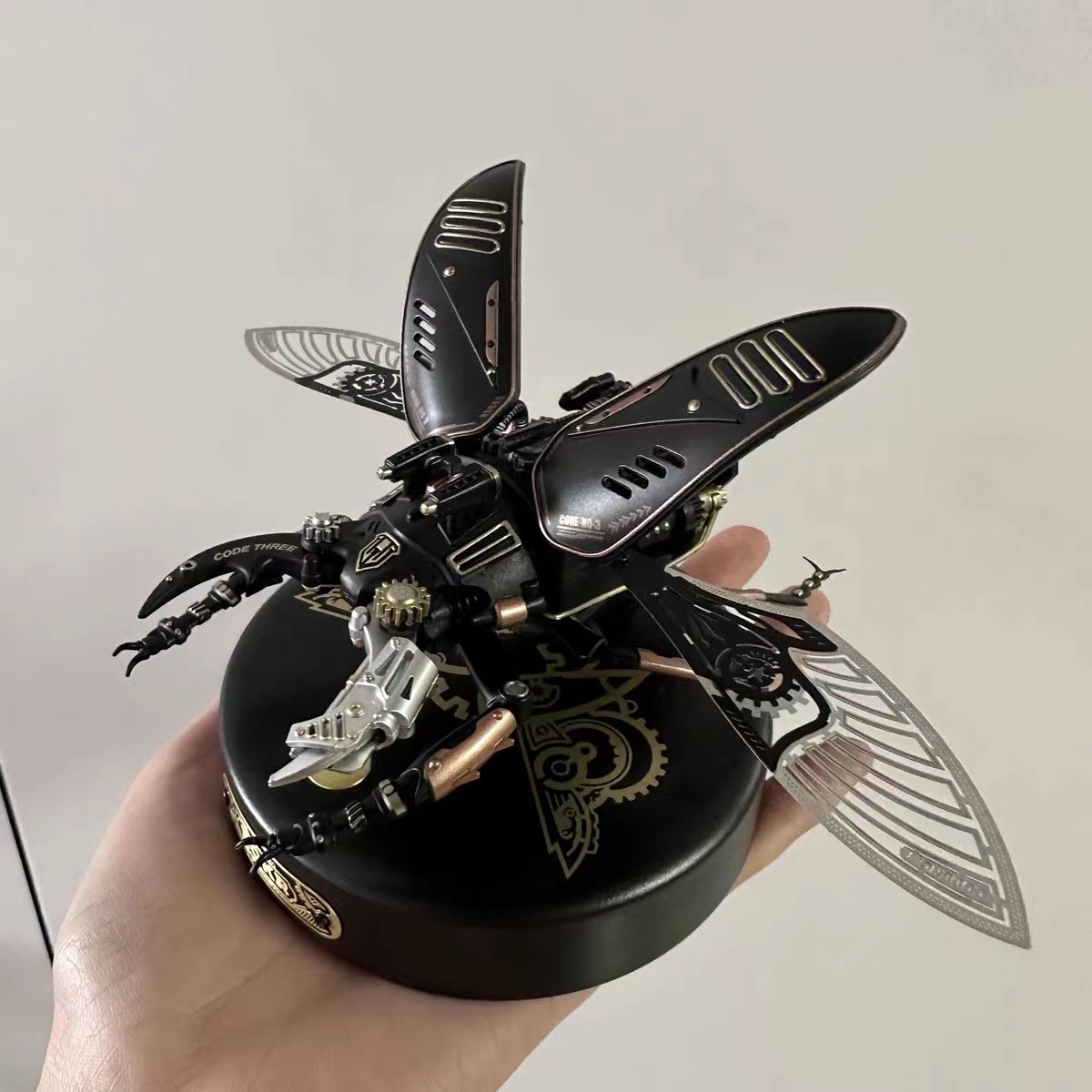 DIY model flapping-wing toy